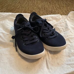 All birds Tree Pipers size 7